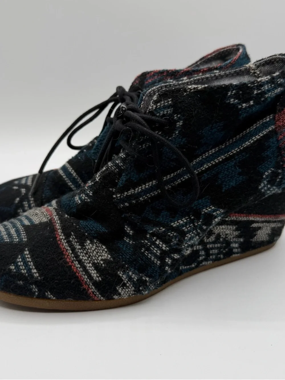 TOMS Woven Ankle Booties Womens 8 Hidden Wedge Southwestern Boho Lace Up